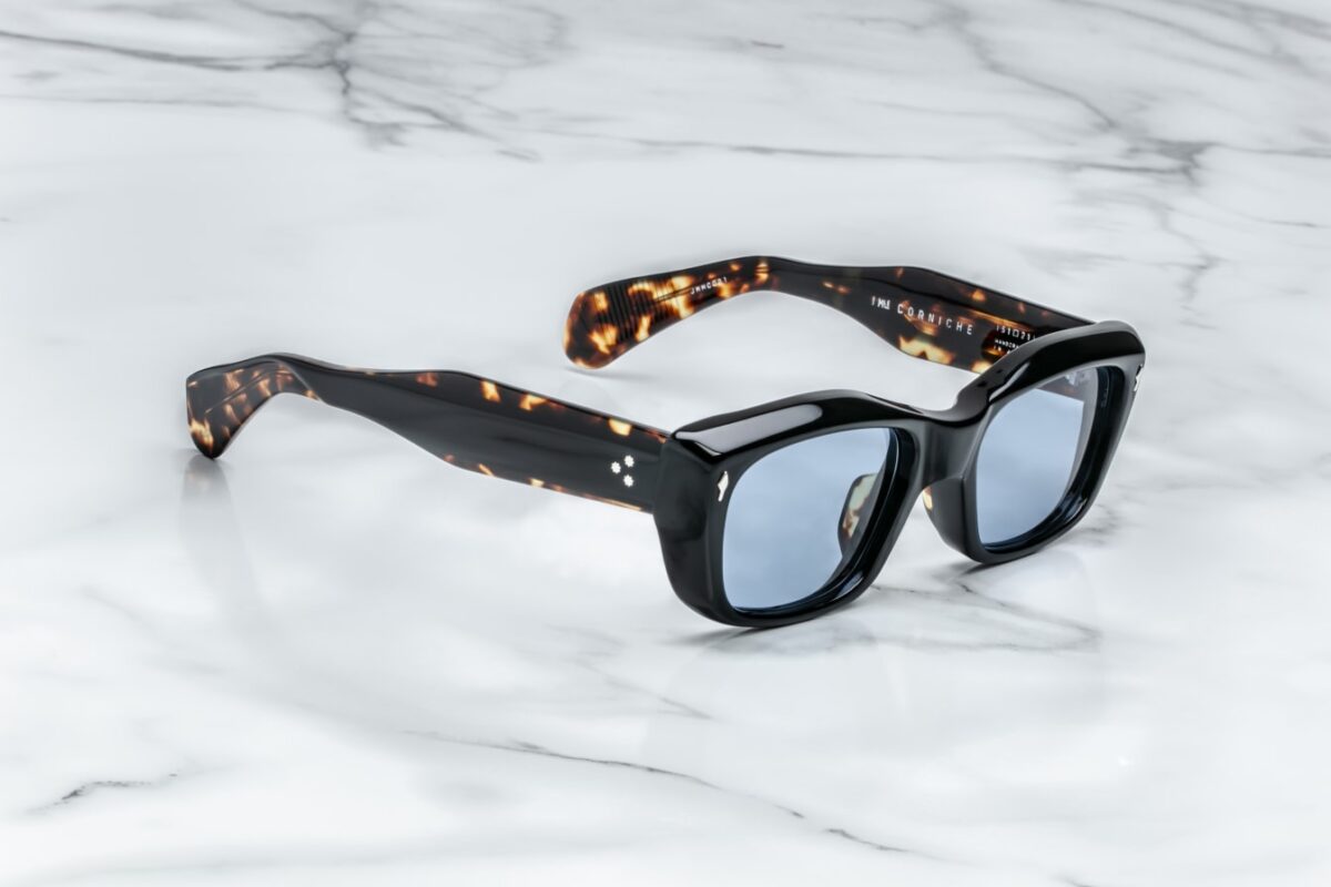 Corniche Noir 3 4 Cropped 5377x3585 cvtuhc
